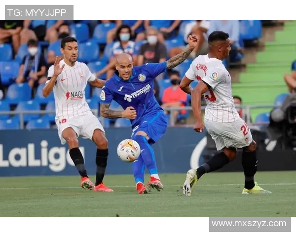 足球明星是否会抽烟以及抽烟对职业生涯和竞技状态的潜在影响分析